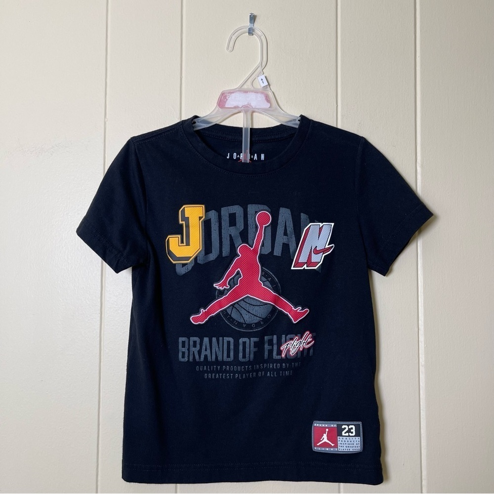 Jordan Kids Black and Red Graphic Tee Brand of Flight Size 6-7 Yrs